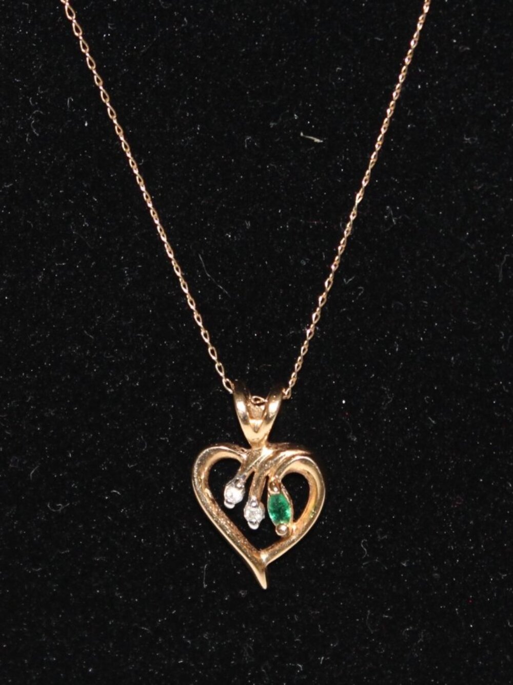 Solid 14K Solid Gold Heart Necklace Emerald & Diamonds 18” Chain